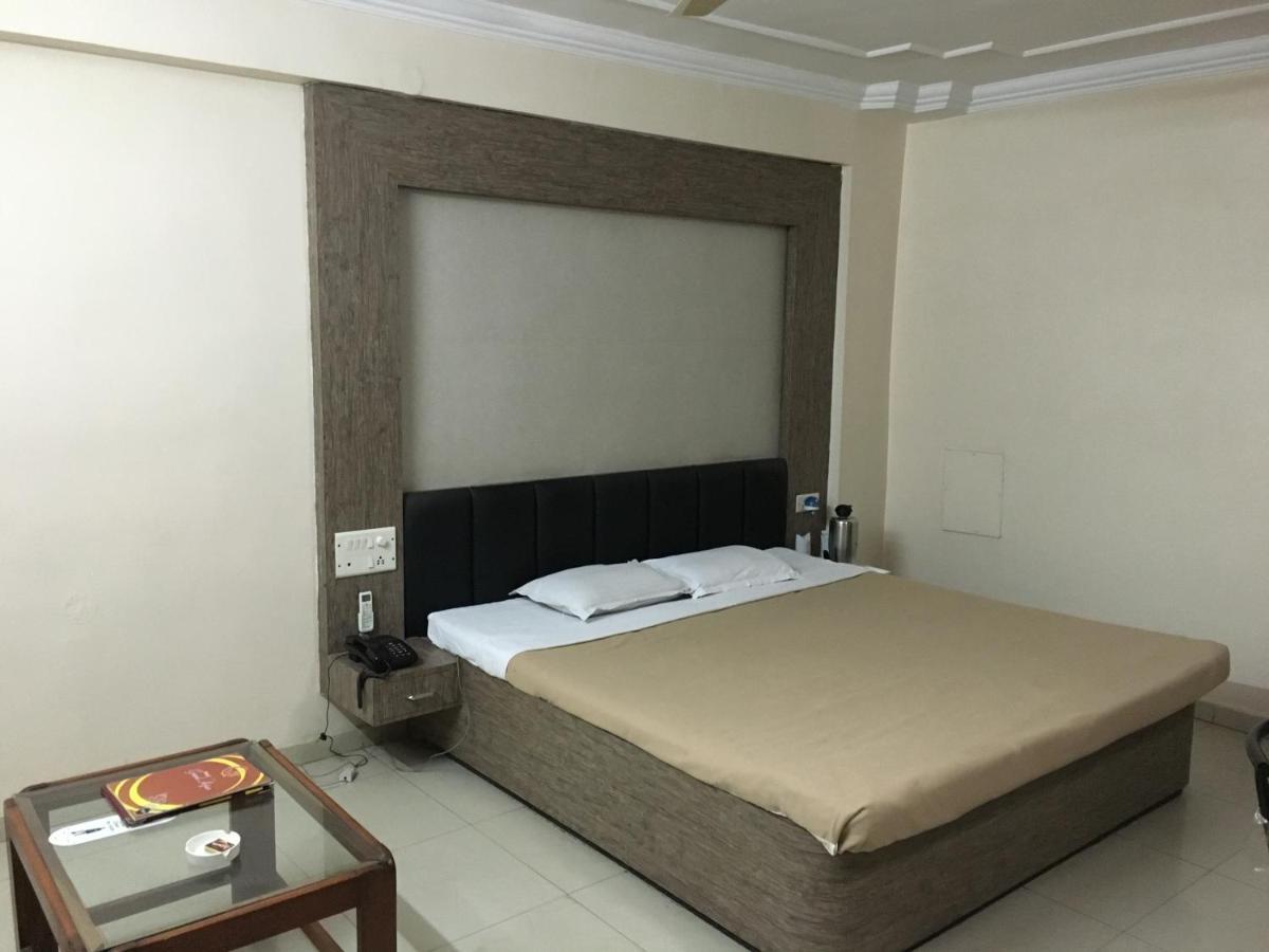 Hotel Grand Arjun Rāipur Dış mekan fotoğraf