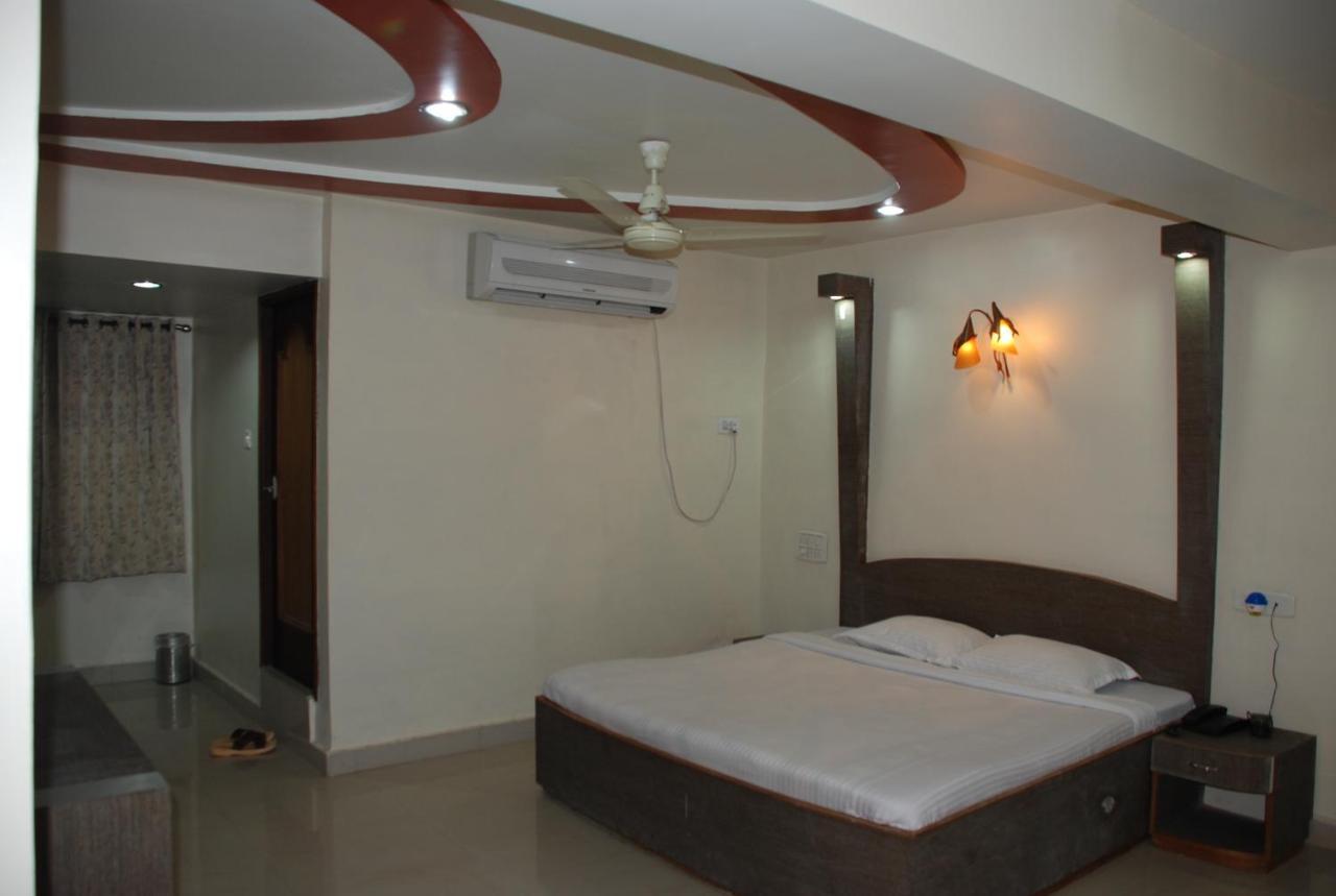 Hotel Grand Arjun Rāipur Dış mekan fotoğraf