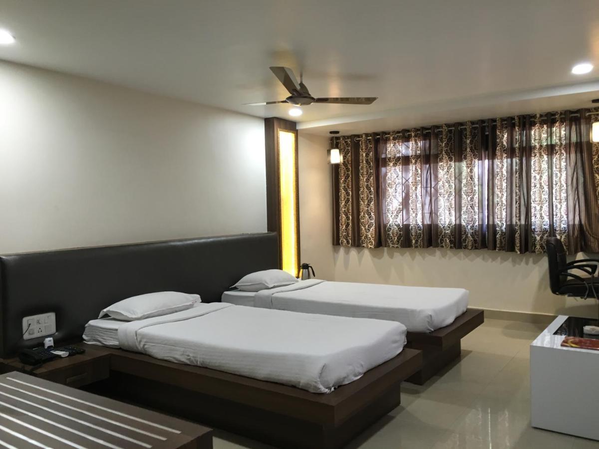 Hotel Grand Arjun Rāipur Dış mekan fotoğraf