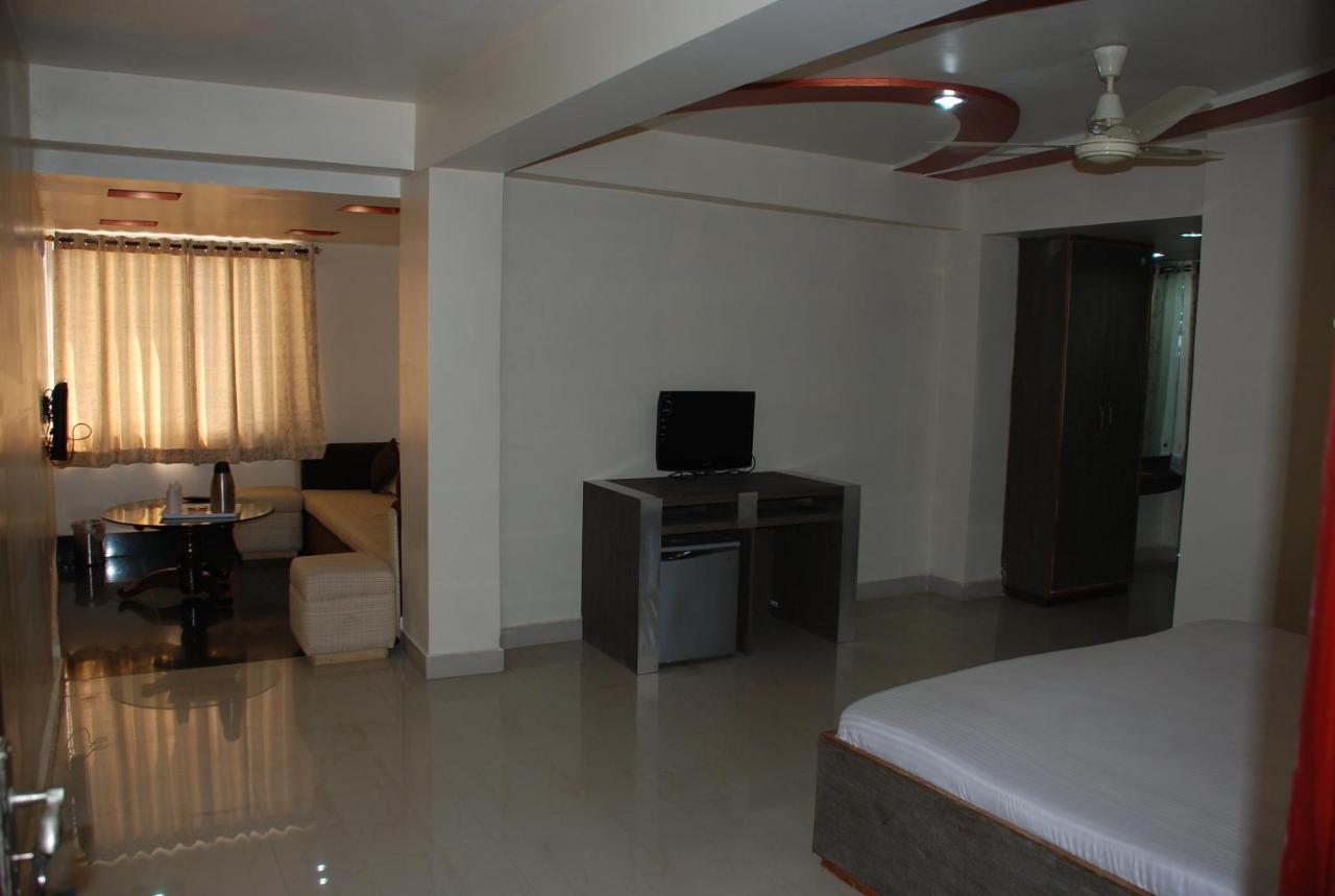 Hotel Grand Arjun Rāipur Dış mekan fotoğraf