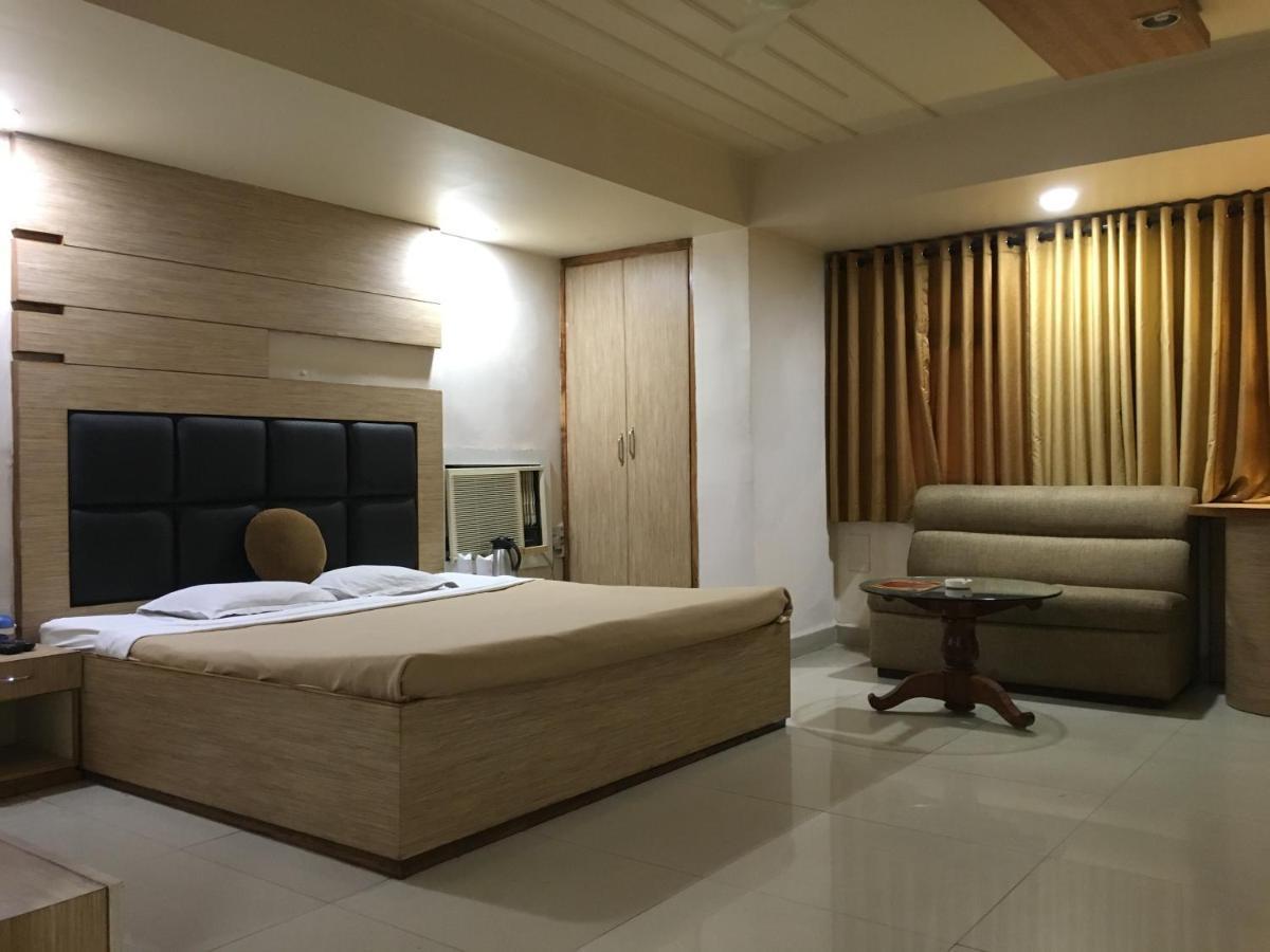 Hotel Grand Arjun Rāipur Dış mekan fotoğraf