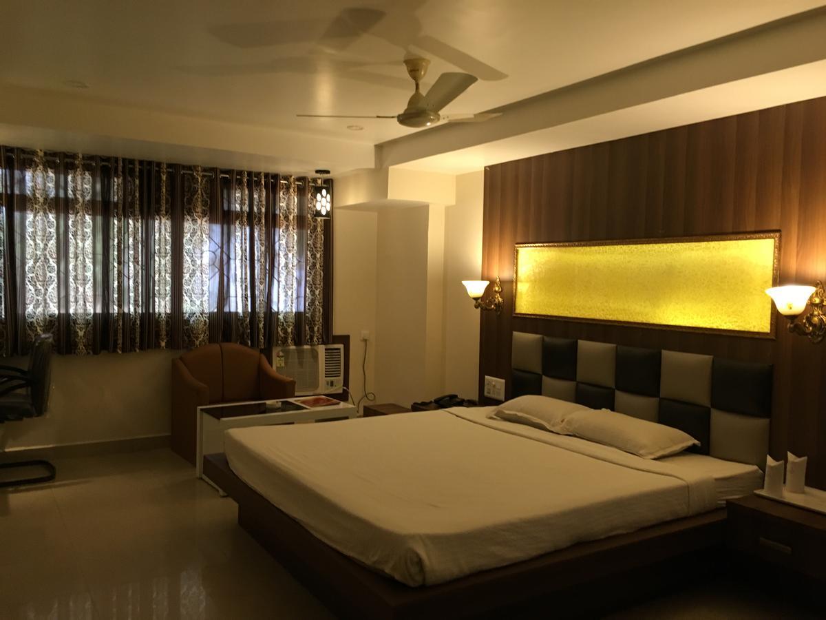 Hotel Grand Arjun Rāipur Dış mekan fotoğraf