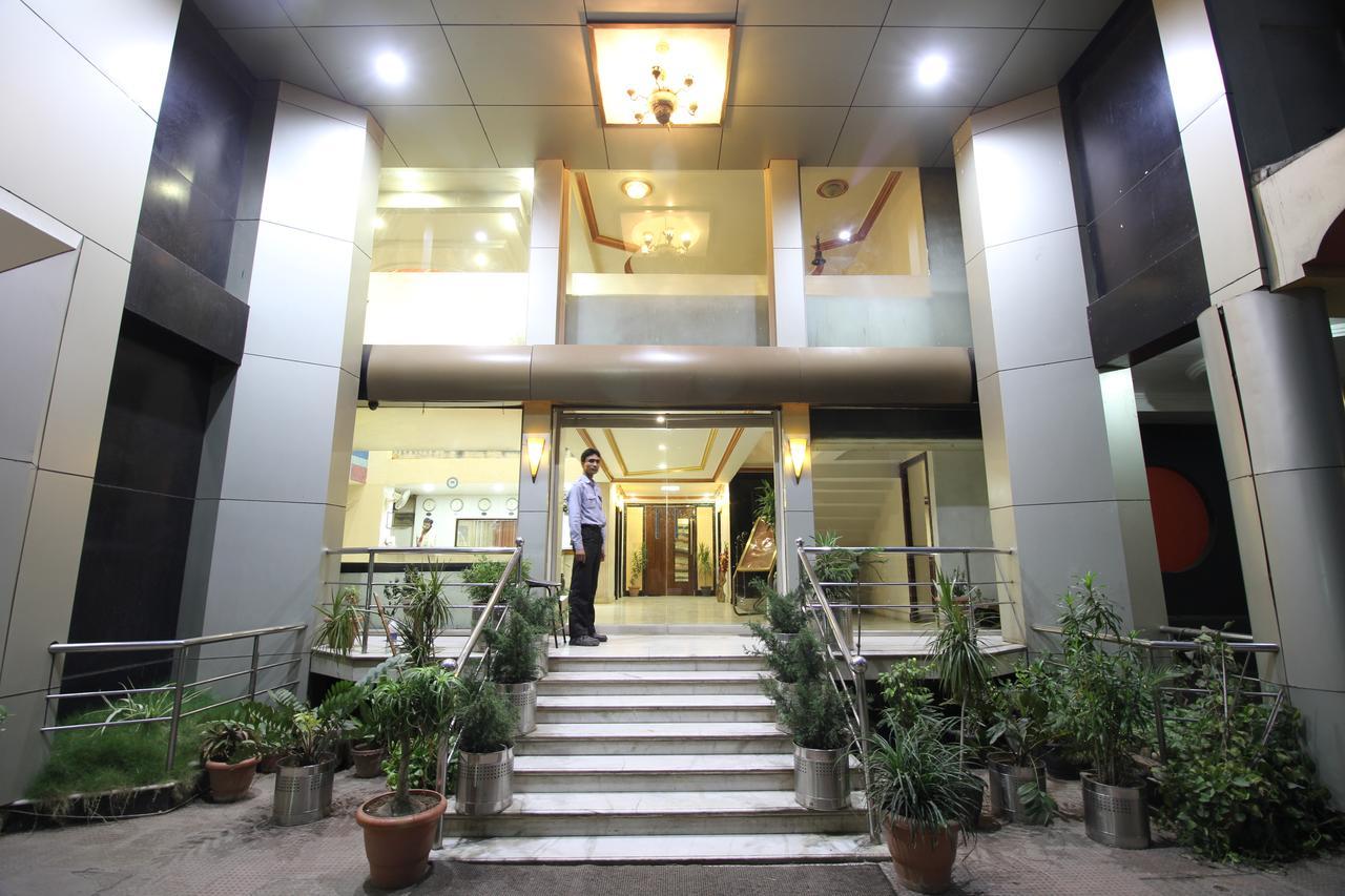 Hotel Grand Arjun Rāipur Dış mekan fotoğraf
