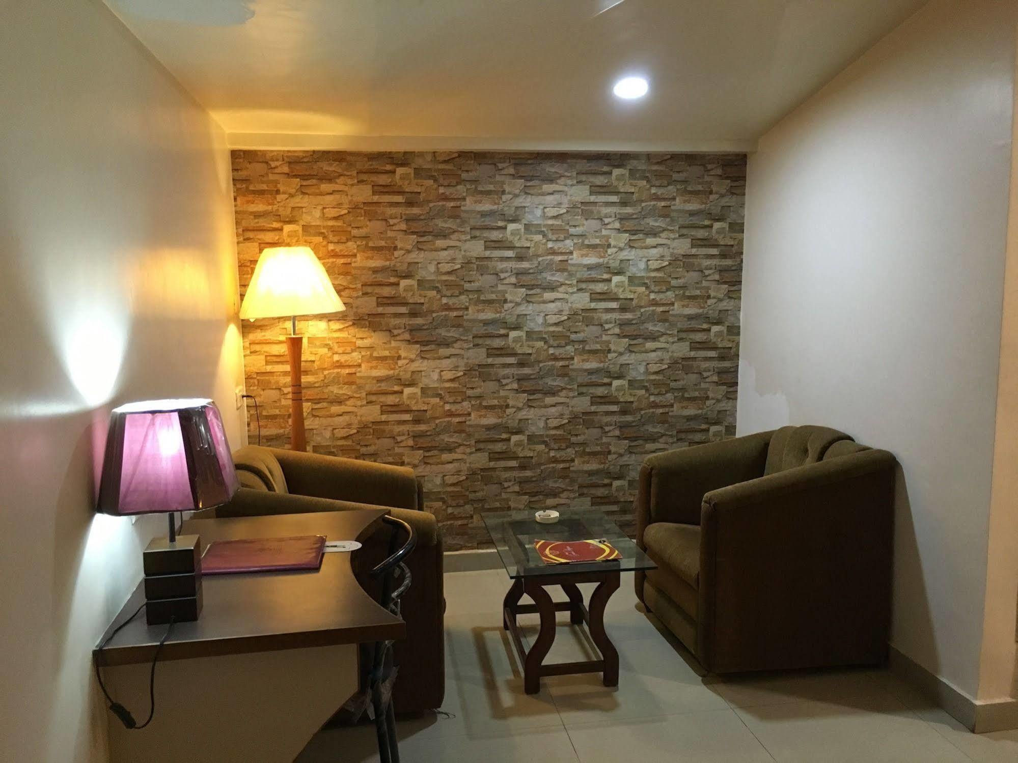 Hotel Grand Arjun Rāipur Dış mekan fotoğraf