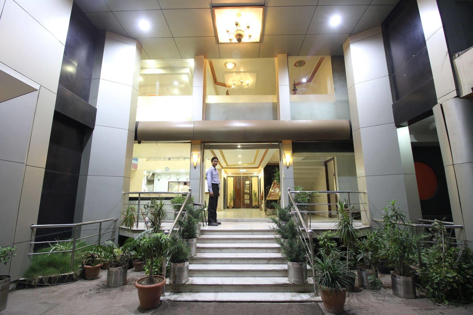 Hotel Grand Arjun Rāipur Dış mekan fotoğraf