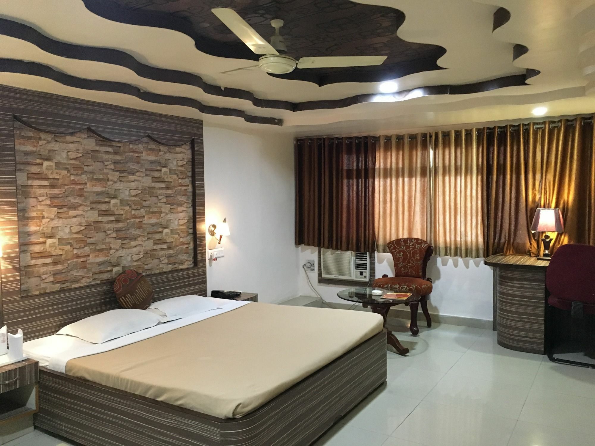 Hotel Grand Arjun Rāipur Dış mekan fotoğraf